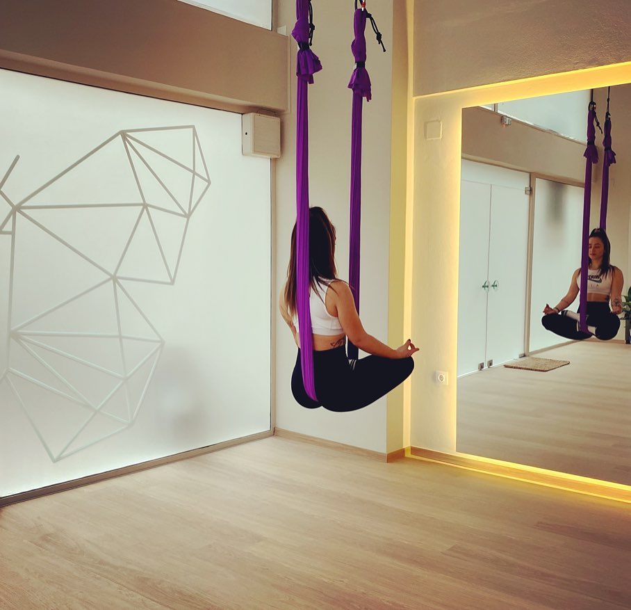 fly-house-aerial-yoga-agrinio-sportshunter