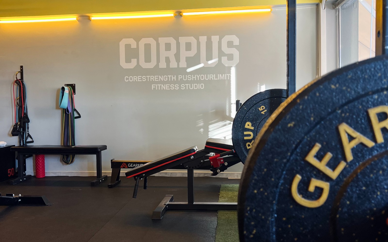 corpus-fitness-studio-personal-and-small-group-training-vrilissia-sportshunter-cover-desktop