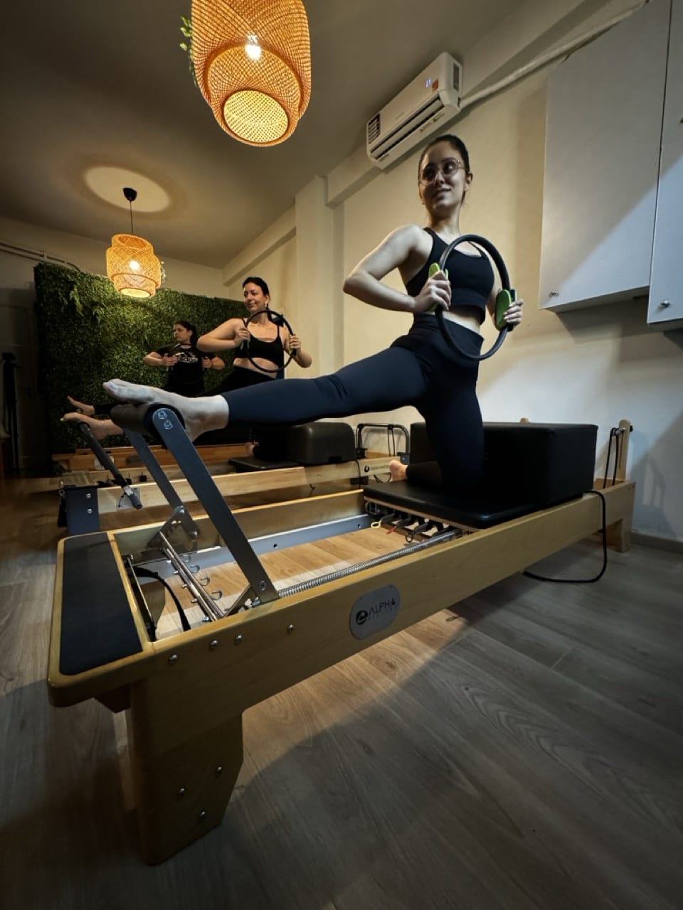 manolias-garden-pilates-reformer-aigaleo-sportshunter-4