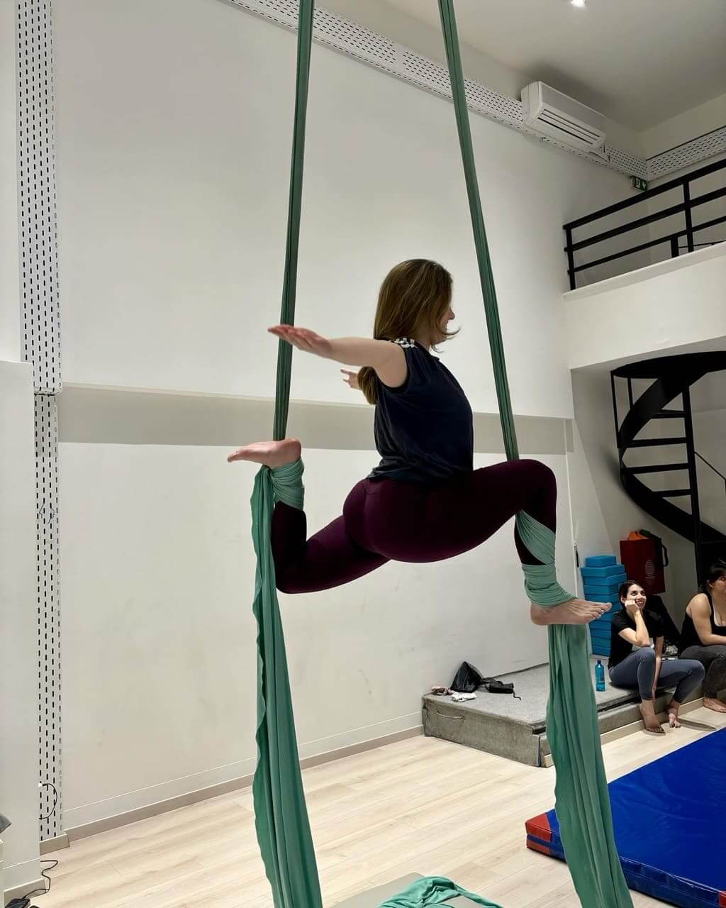 attitude-athens-pole-aerial-arts-sportshunter-8