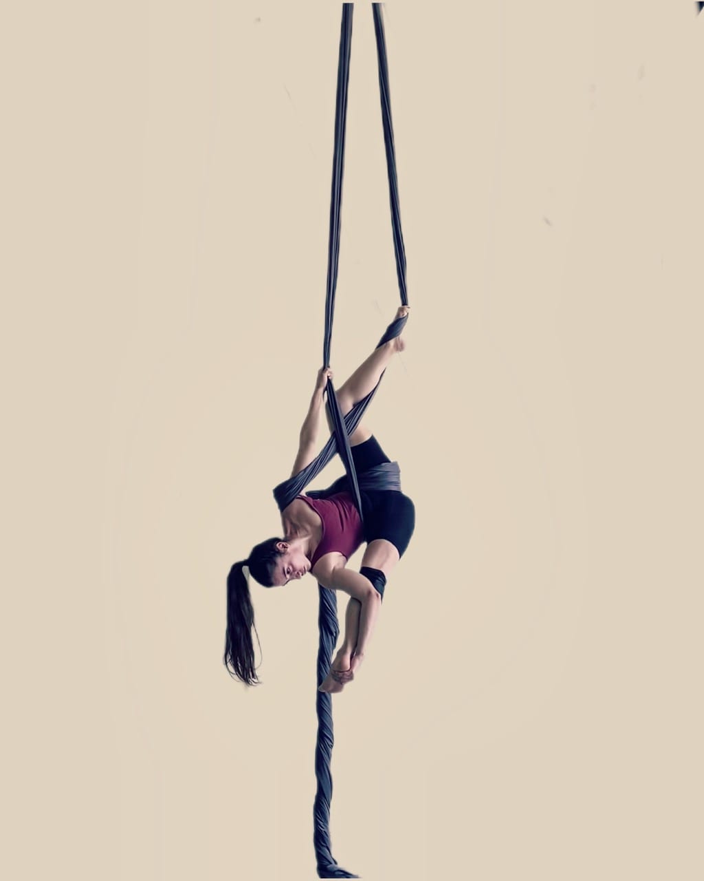 cirqles-aerial-creartivity-chania-aerial-arts-chania-sportshunter-aerial-silks-10