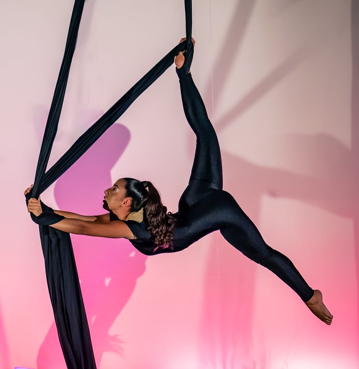 cirqles-aerial-creartivity-chania-aerial-arts-chania-sportshunter-aerial-silks-3