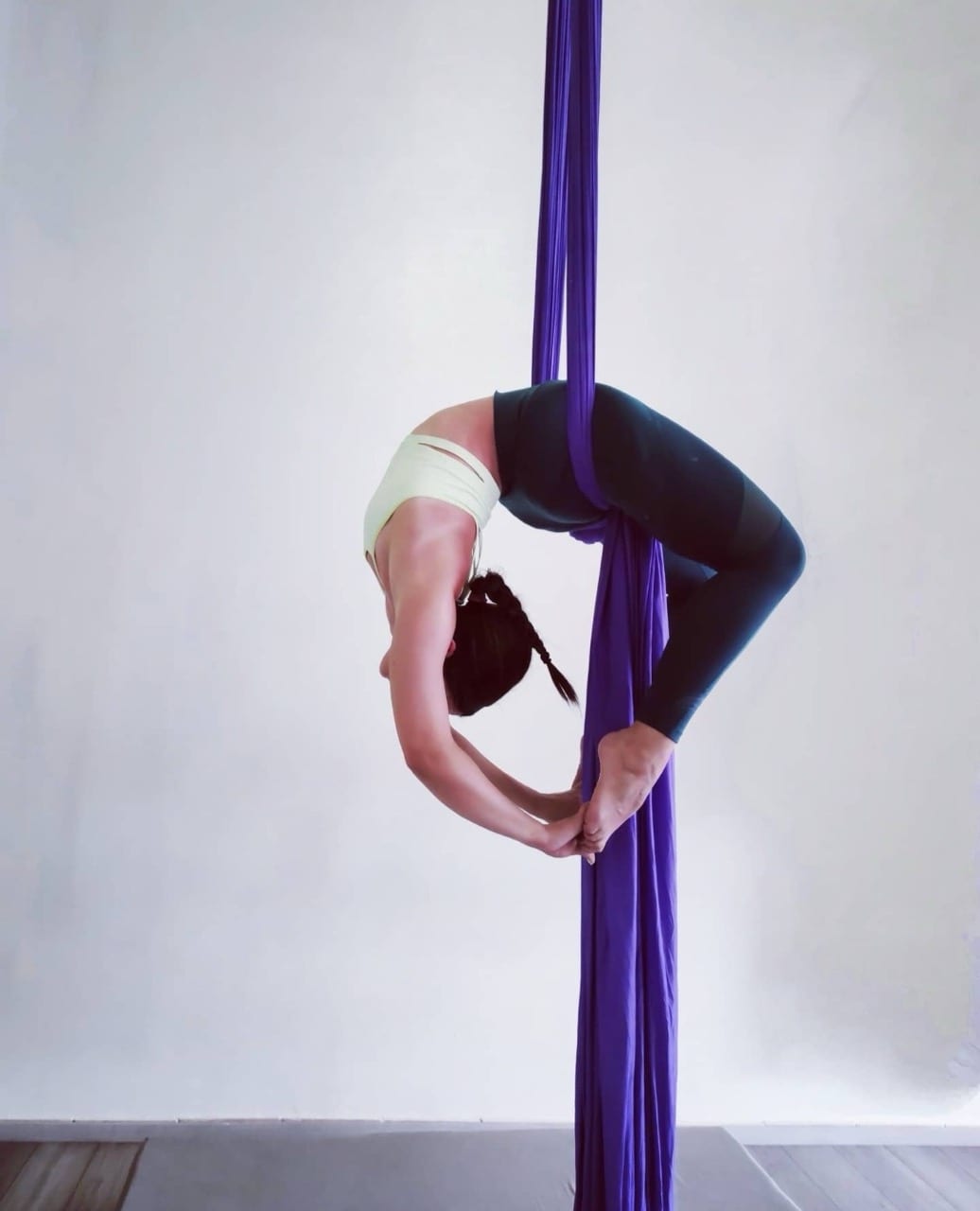 cirqles-aerial-creartivity-chania-aerial-arts-chania-sportshunter-aerial-silks-7