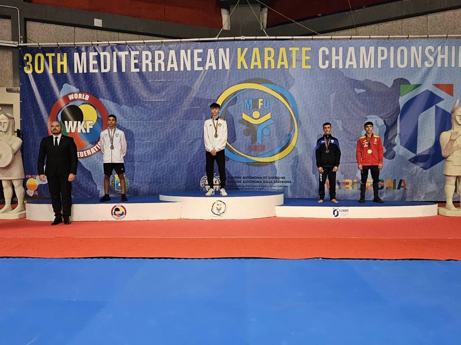 shotokan-karate-salamina-deuteri-thesi-asimenio-metallio-sto-mesogeiako-protathlima-gia-ton-athanasio-filiagko-sportshunter-1