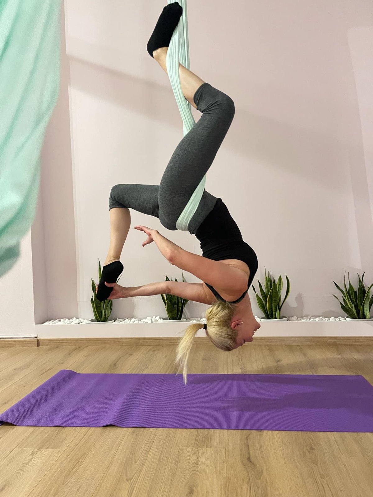 plumeriaα-aerial-yoga-agios-dimitrios-xoros-sportshunter-5