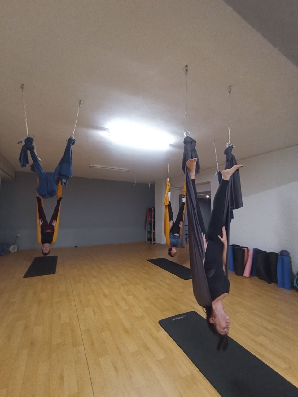 cure-body-and-mind-aerial-yoga-thessaloniki-sportshunter-1