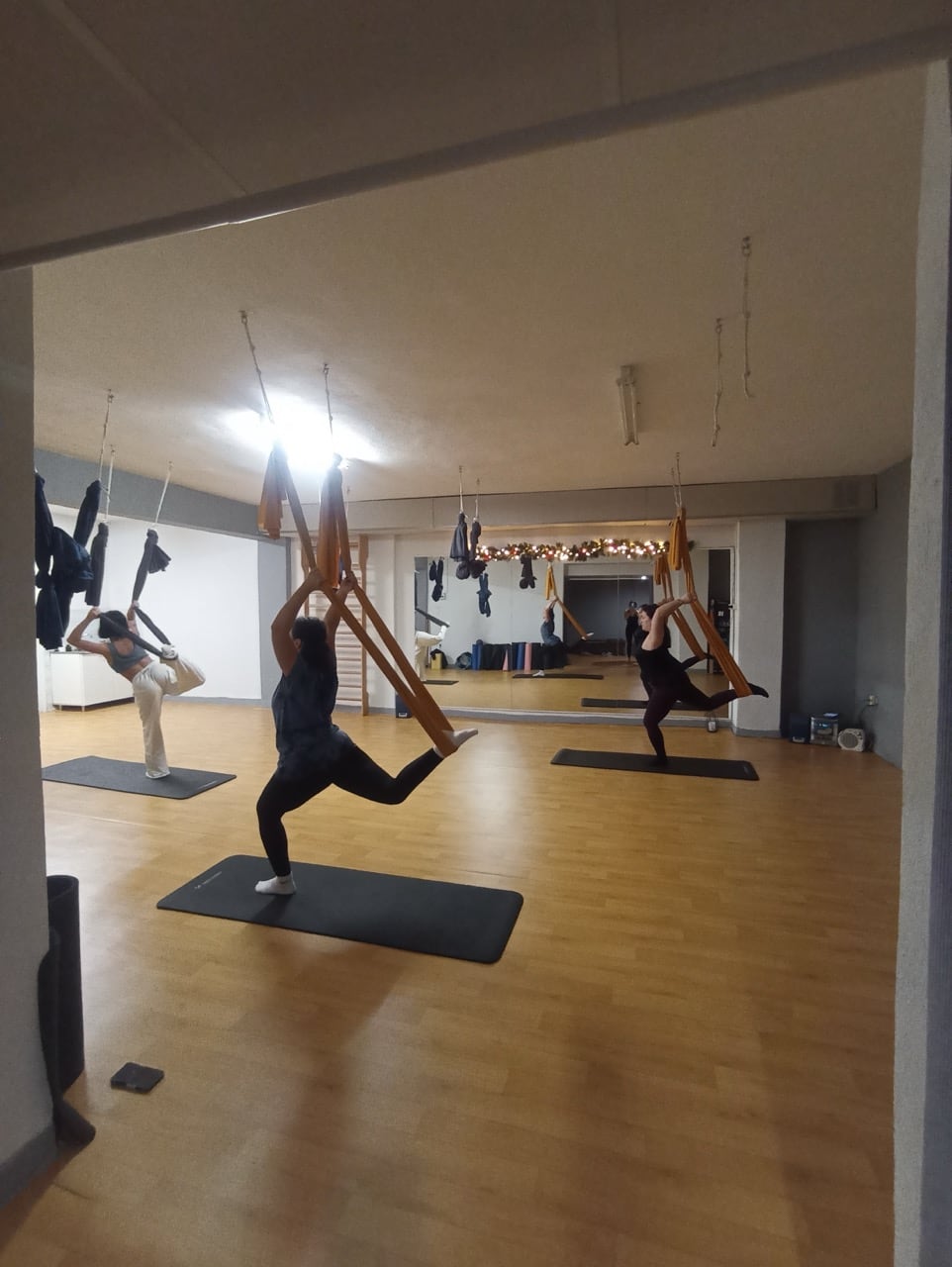 cure-body-and-mind-aerial-yoga-thessaloniki-sportshunter-10