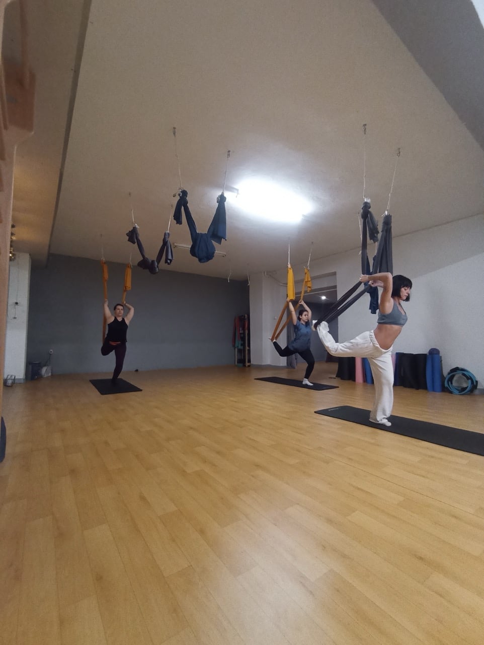 cure-body-and-mind-aerial-yoga-thessaloniki-sportshunter-9